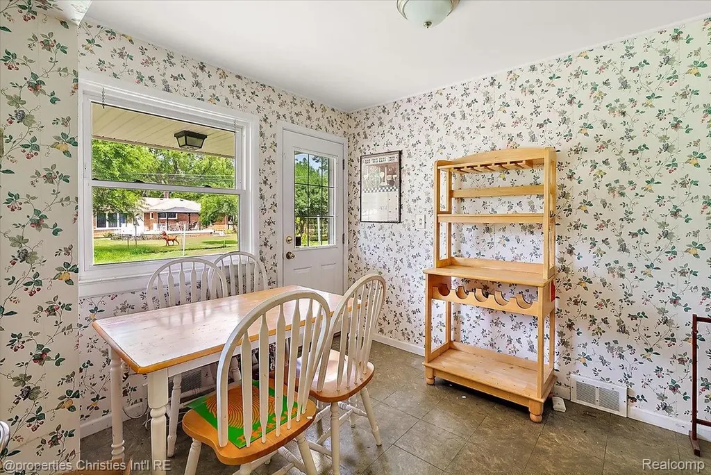 14700 Fox Redford Charter Township MI 48239