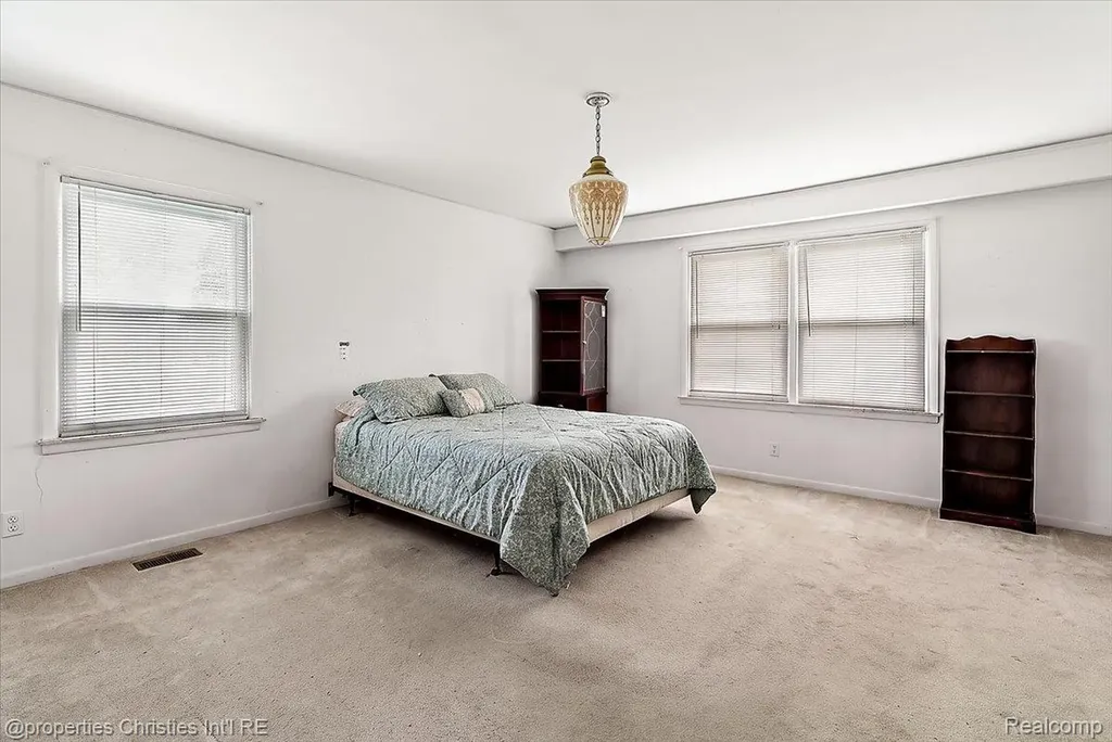 14700 Fox Redford Charter Township MI 48239