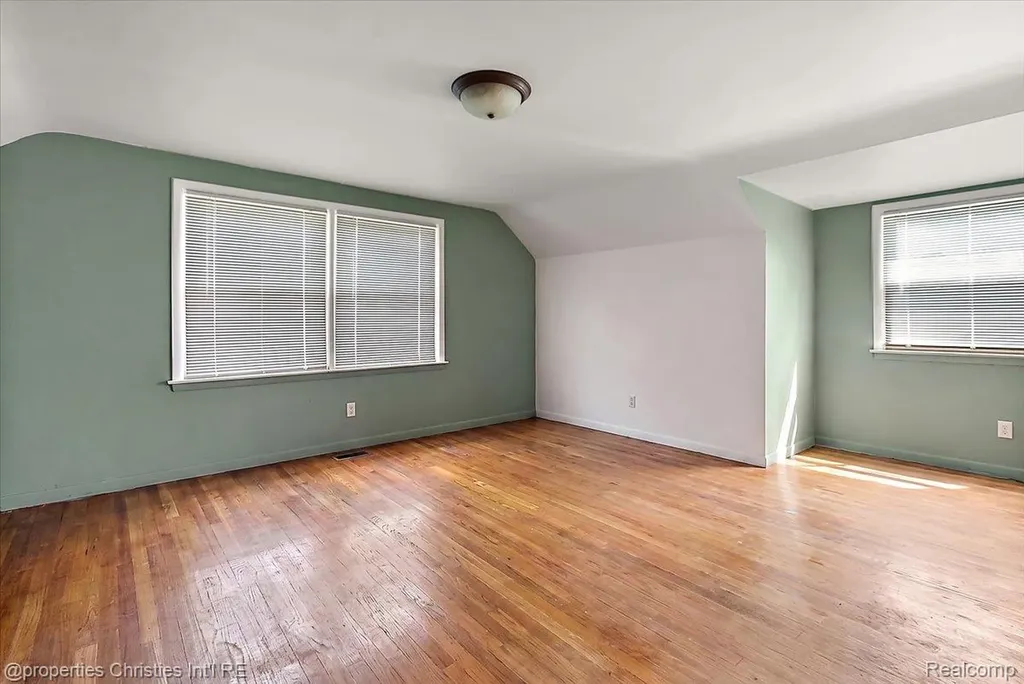 14700 Fox Redford Charter Township MI 48239