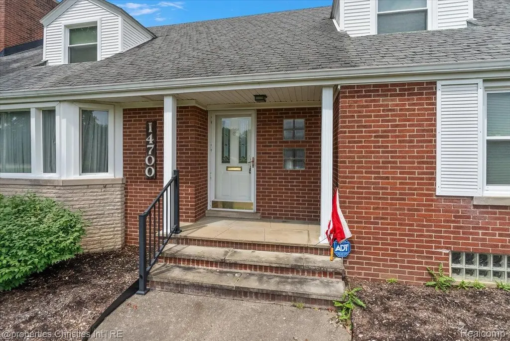 14700 Fox Redford Charter Township MI 48239