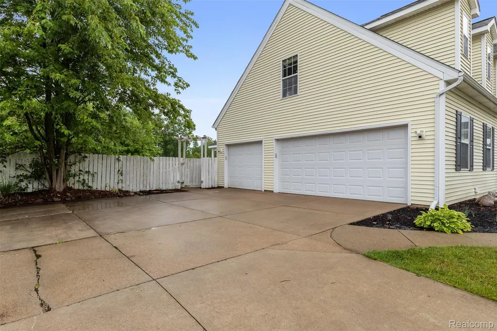 13046 Stony Brook Pass Fenton Charter Township MI 48451
