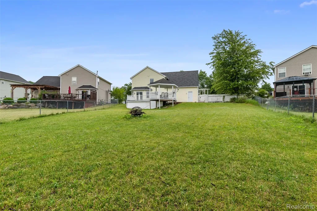 13046 Stony Brook Pass Fenton Charter Township MI 48451