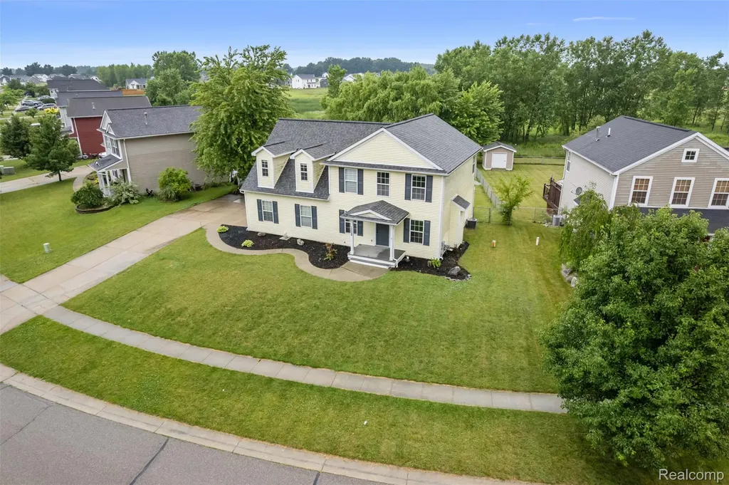 13046 Stony Brook Pass Fenton Charter Township MI 48451