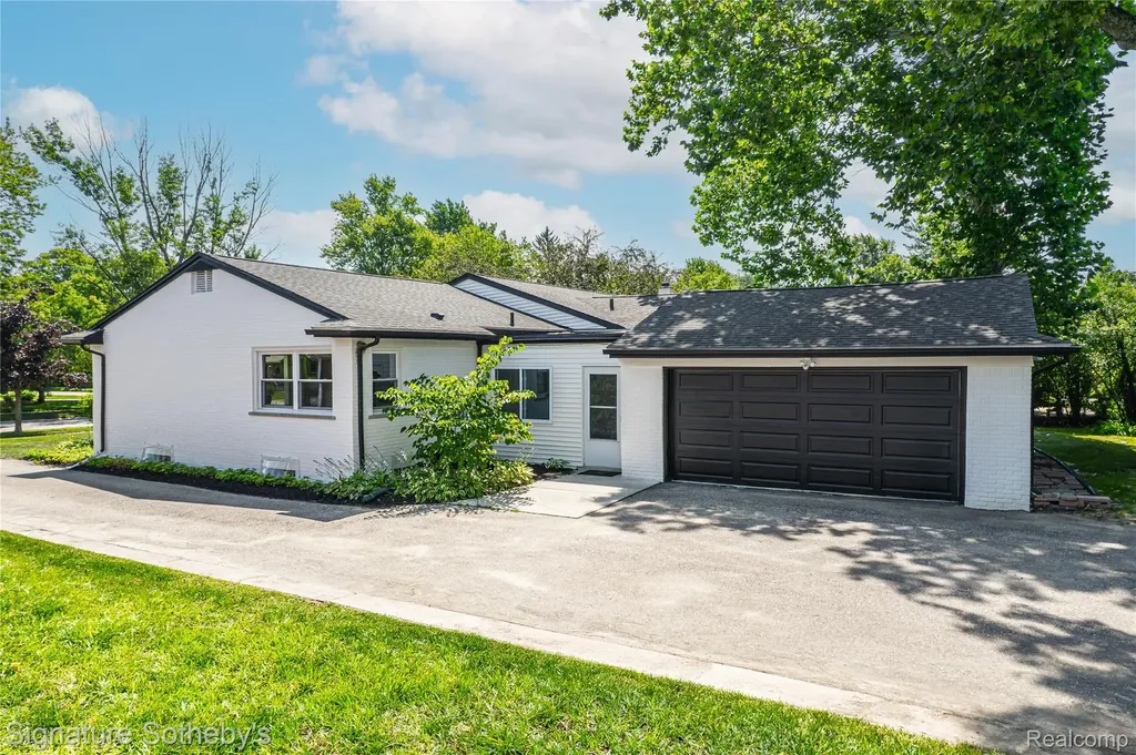 154 S Cranbrook Cross Road Bloomfield Hills City MI 48301