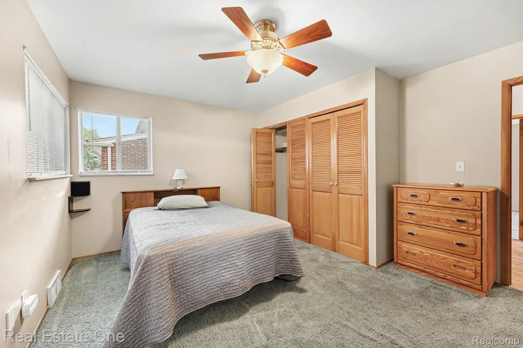 27663 Audrey Avenue Warren City MI 48092