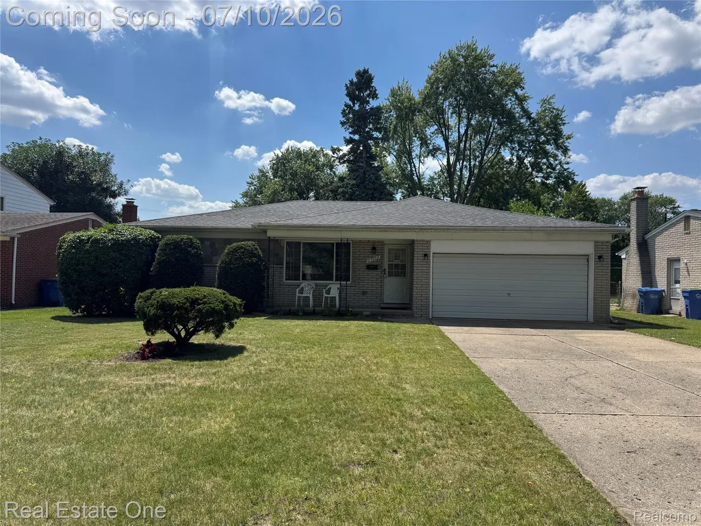 27663 Audrey Avenue Warren City MI 48092