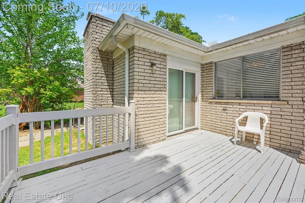 27663 Audrey Avenue Warren City MI 48092