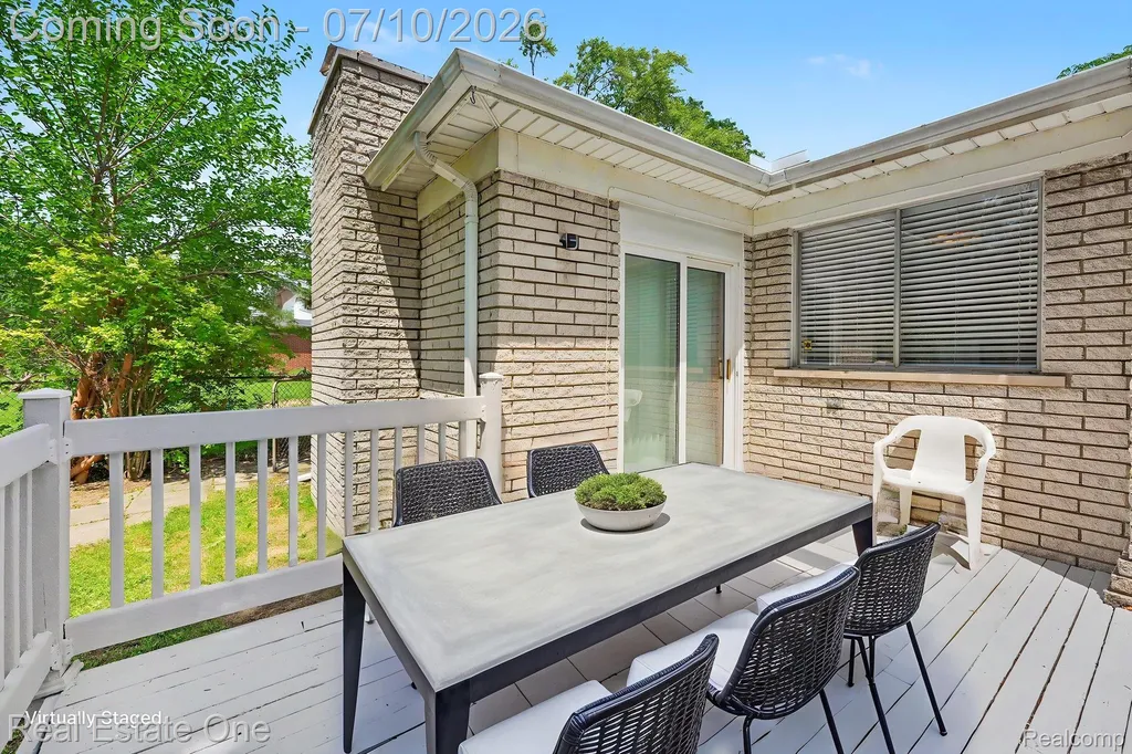 27663 Audrey Avenue Warren City MI 48092