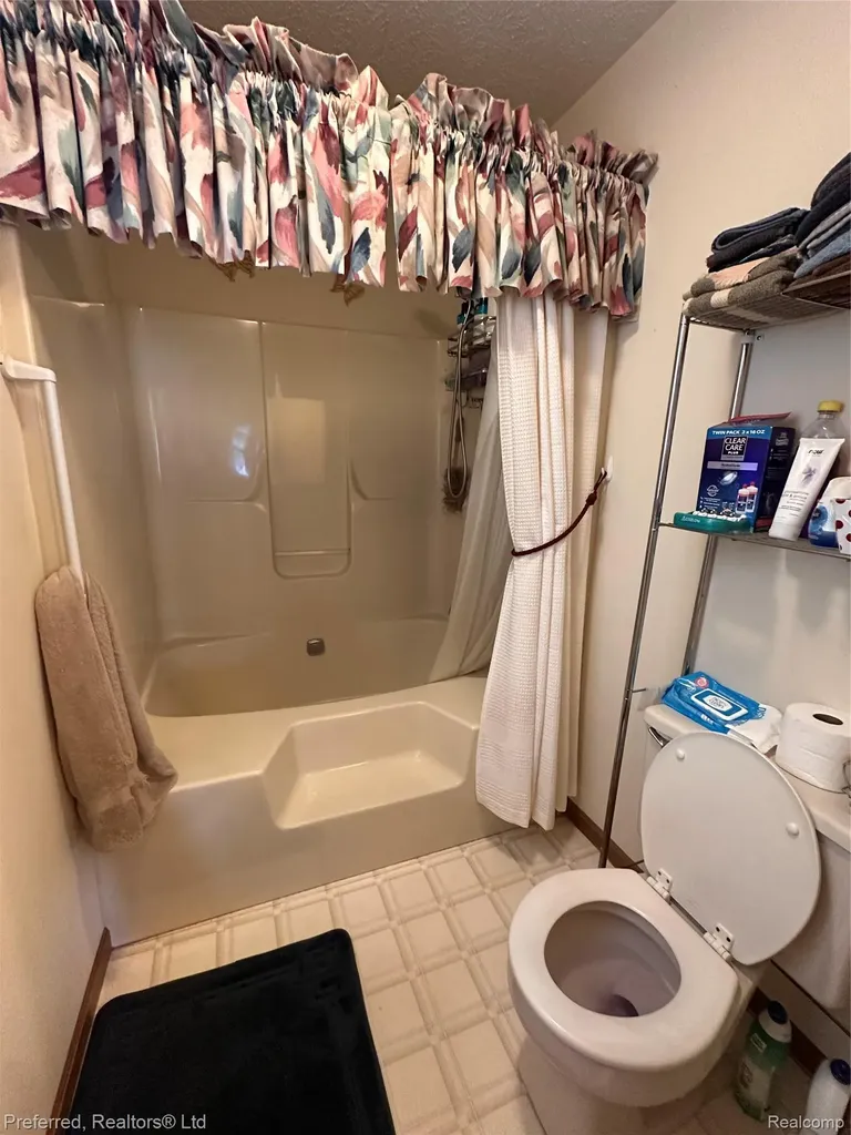 38537 Chestnut Lane Westland City MI 48185