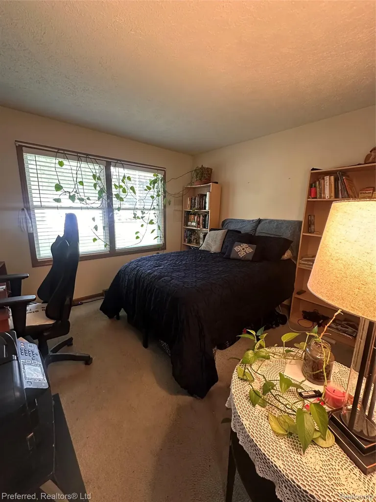 38537 Chestnut Lane Westland City MI 48185