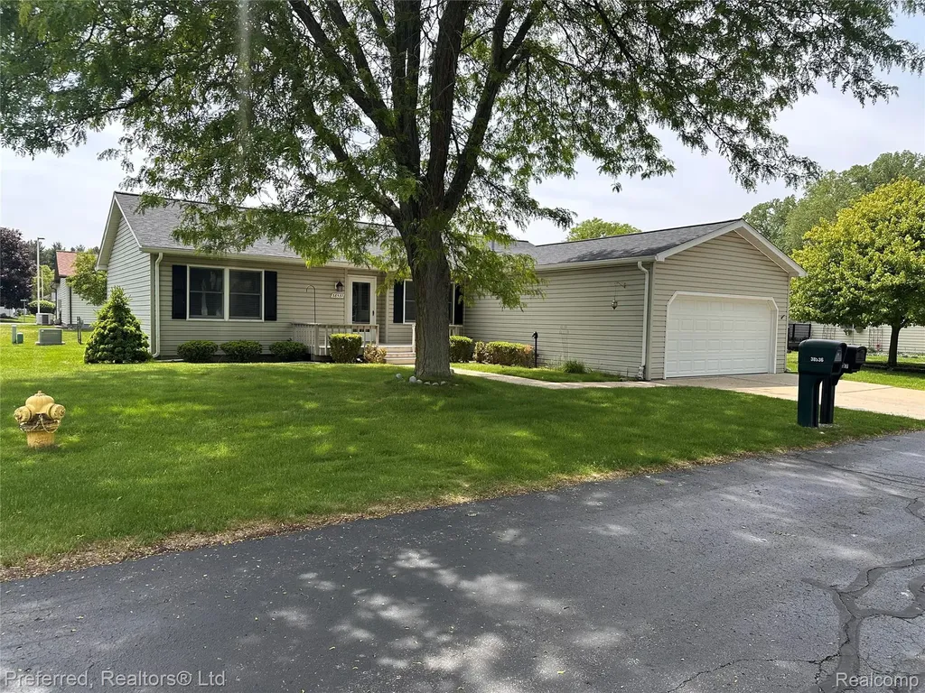 38537 Chestnut Lane Westland City MI 48185