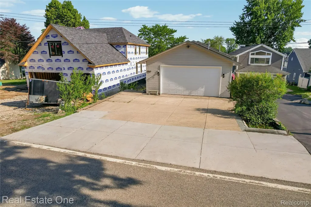 9047 Gale Road White Lake Charter Township MI 48386