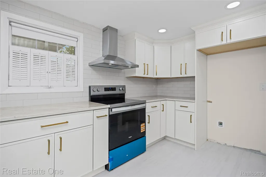 9047 Gale Road White Lake Charter Township MI 48386