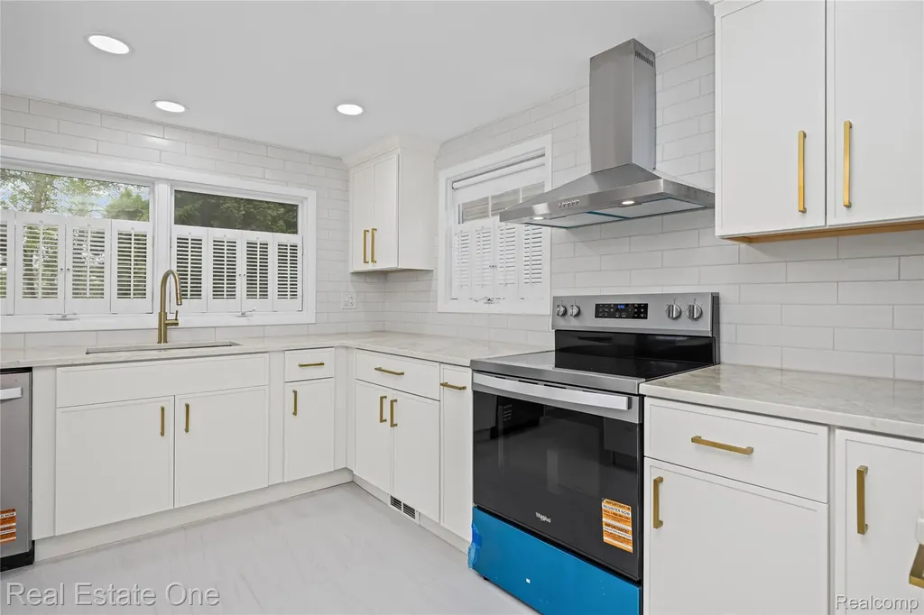 9047 Gale Road White Lake Charter Township MI 48386