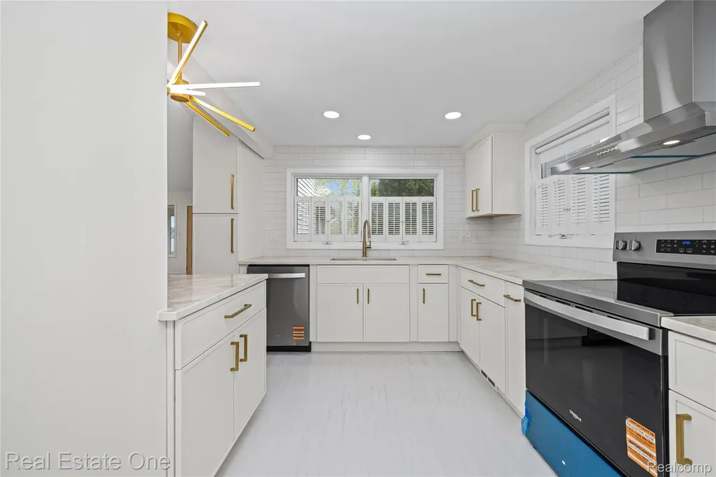 9047 Gale Road White Lake Charter Township MI 48386