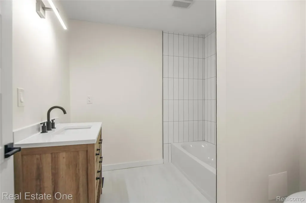 9047 Gale Road White Lake Charter Township MI 48386