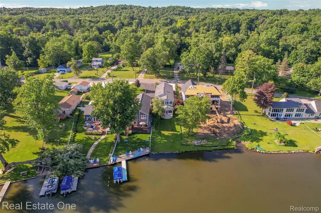 9047 Gale Road White Lake Charter Township MI 48386
