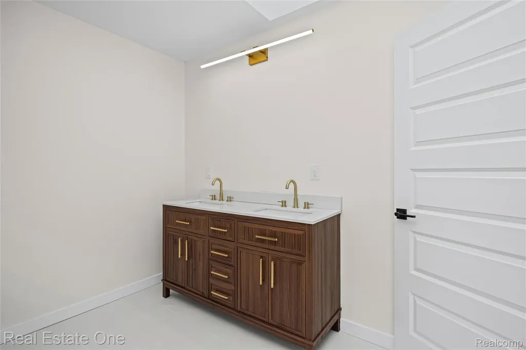 9047 Gale Road White Lake Charter Township MI 48386