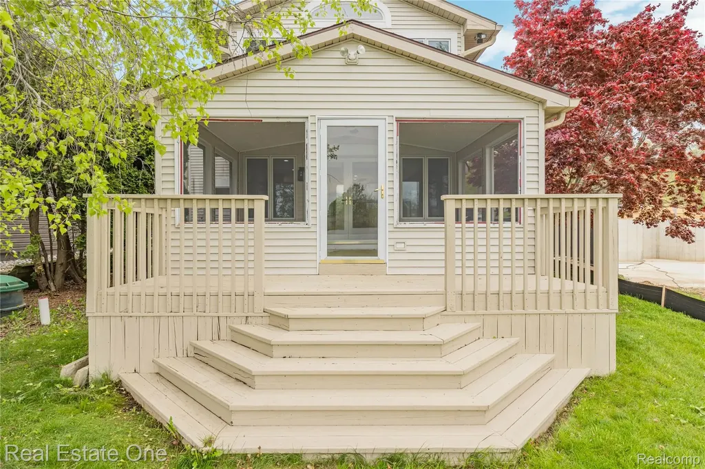 9047 Gale Road White Lake Charter Township MI 48386
