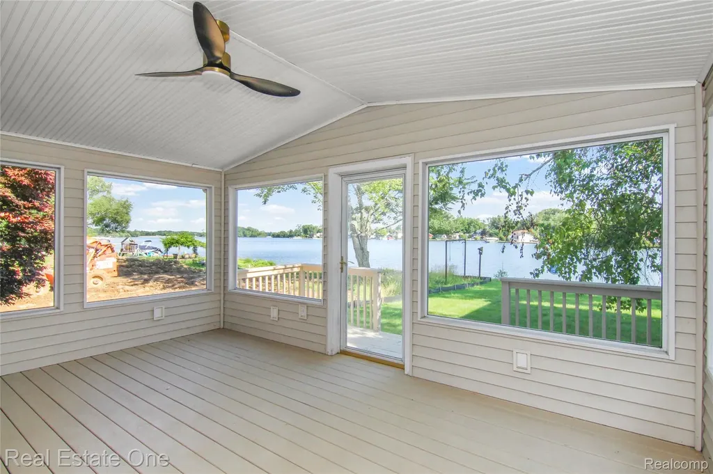 9047 Gale Road White Lake Charter Township MI 48386