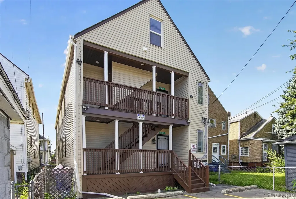 2029 Trowbridge Hamtramck City MI 48212