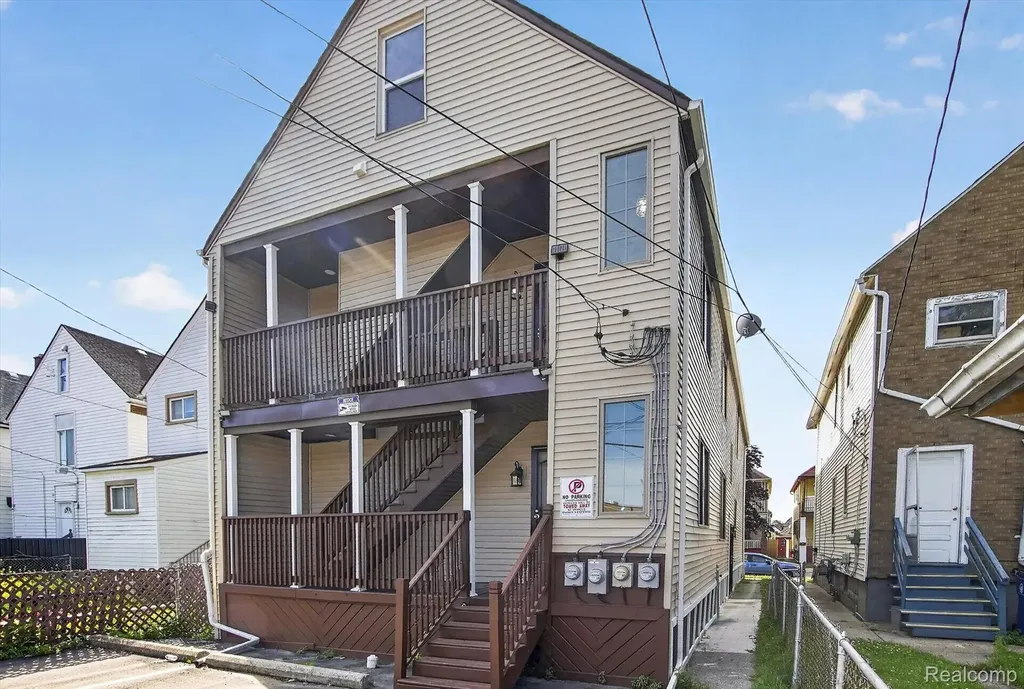 2029 Trowbridge Hamtramck City MI 48212