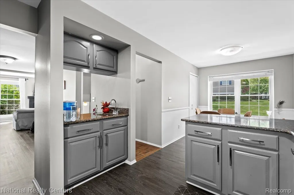 42142 Roscommon Street Northville City MI 48167