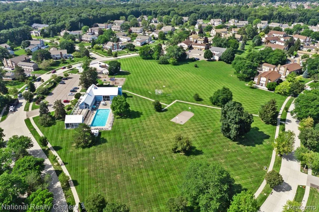 42142 Roscommon Street Northville City MI 48167