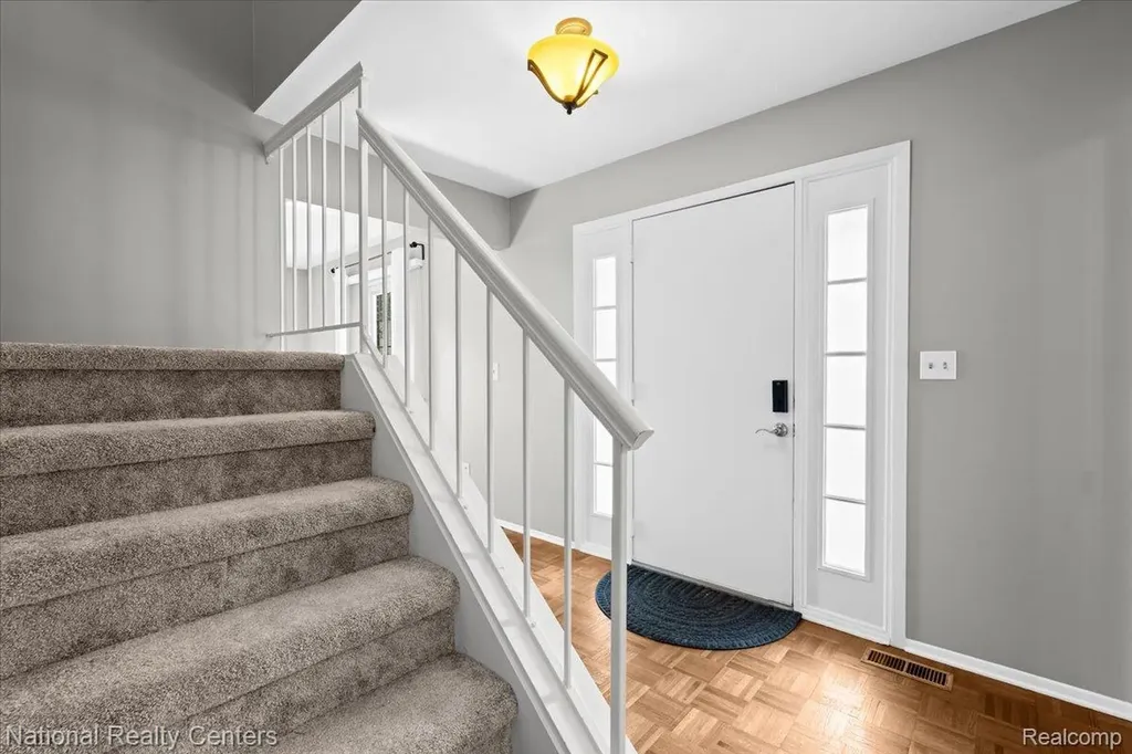 42142 Roscommon Street Northville City MI 48167