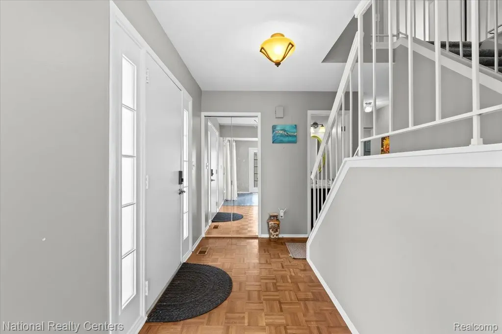 42142 Roscommon Street Northville City MI 48167