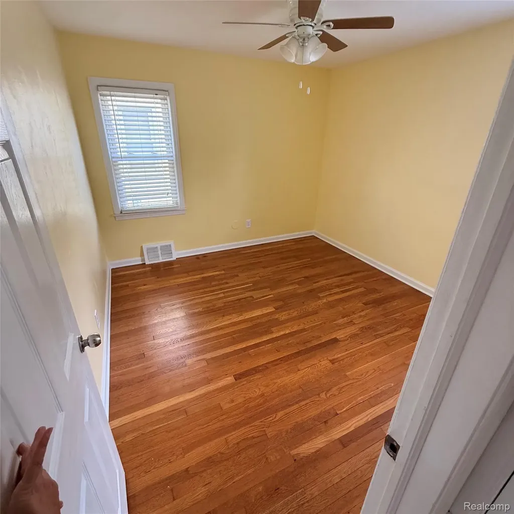 1791 Buckingham Avenue Lincoln Park City MI 48146