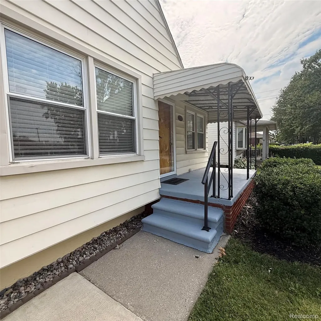 1791 Buckingham Avenue Lincoln Park City MI 48146