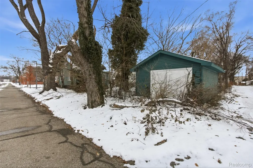 16800 Santa Rosa Drive Detroit City MI 48221