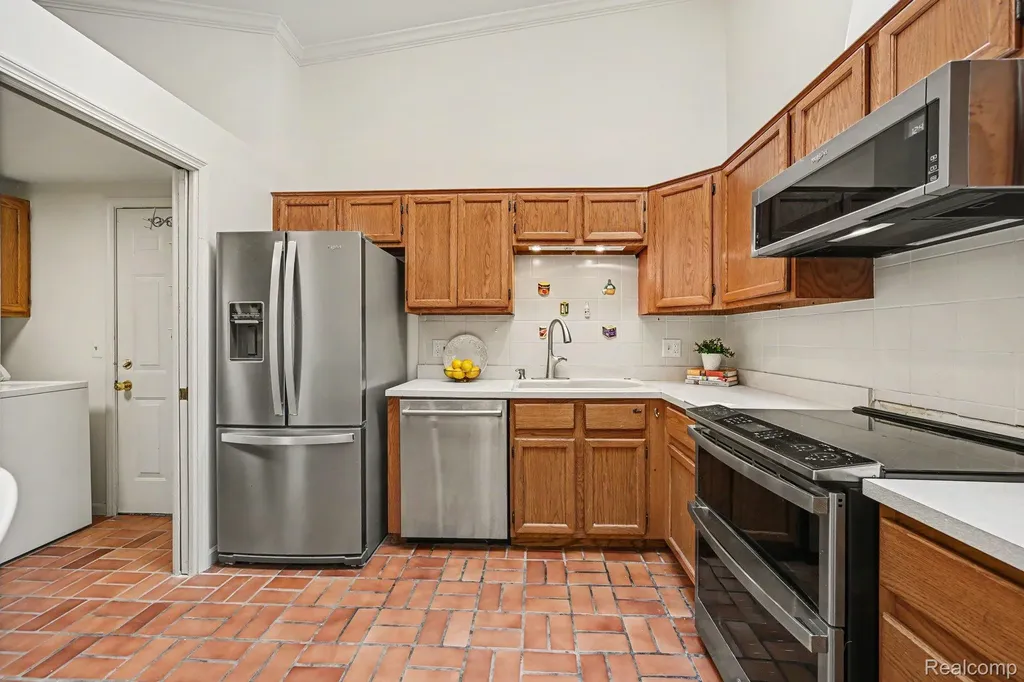 7140 Green Farm Road West Bloomfield Charter Township MI 48322