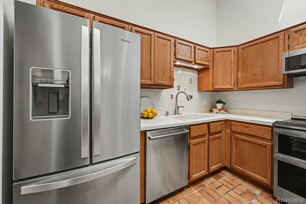 7140 Green Farm Road West Bloomfield Charter Township MI 48322