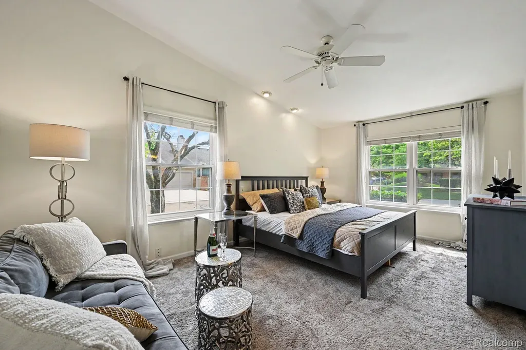 7140 Green Farm Road West Bloomfield Charter Township MI 48322