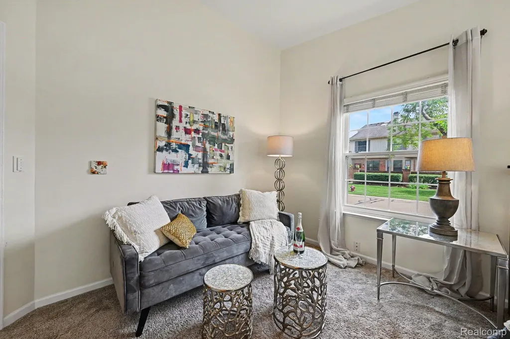 7140 Green Farm Road West Bloomfield Charter Township MI 48322