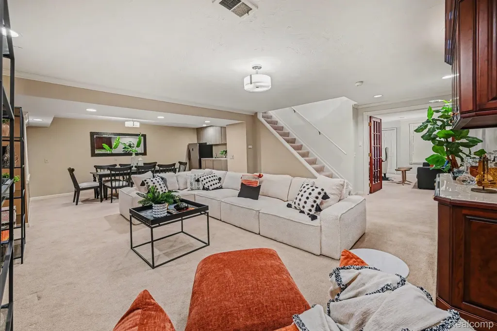 7140 Green Farm Road West Bloomfield Charter Township MI 48322