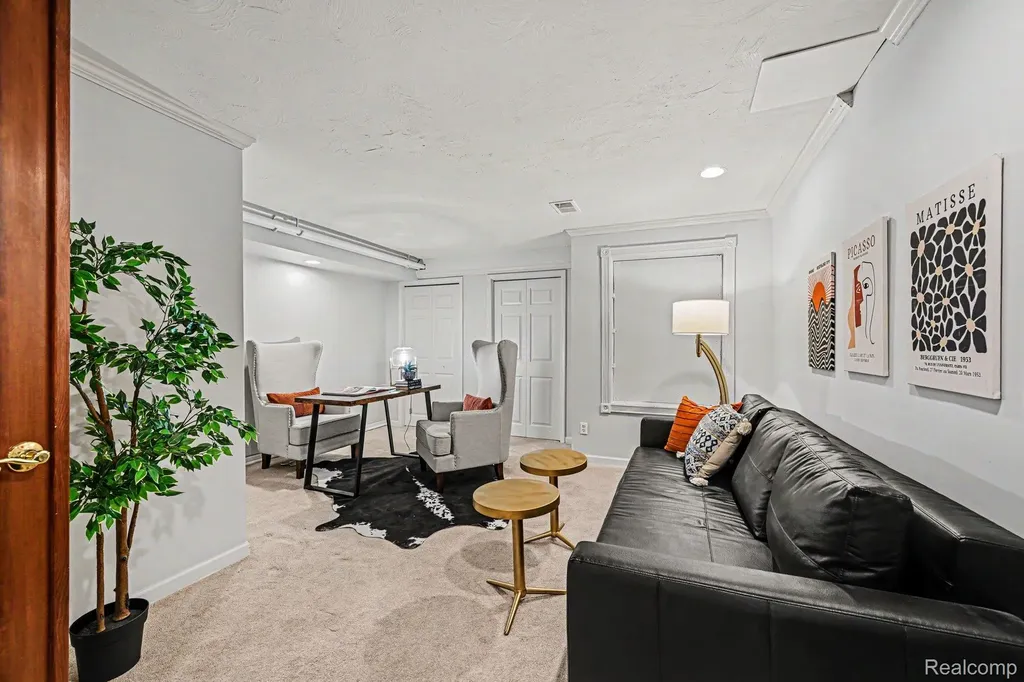 7140 Green Farm Road West Bloomfield Charter Township MI 48322