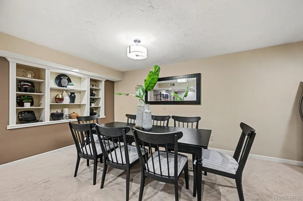 7140 Green Farm Road West Bloomfield Charter Township MI 48322