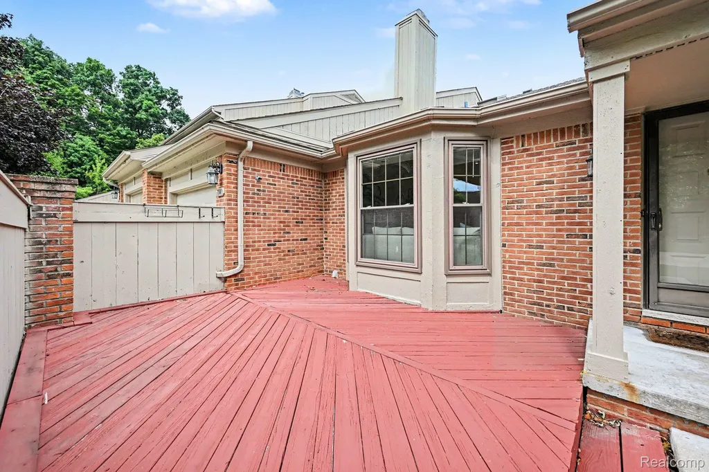 7140 Green Farm Road West Bloomfield Charter Township MI 48322