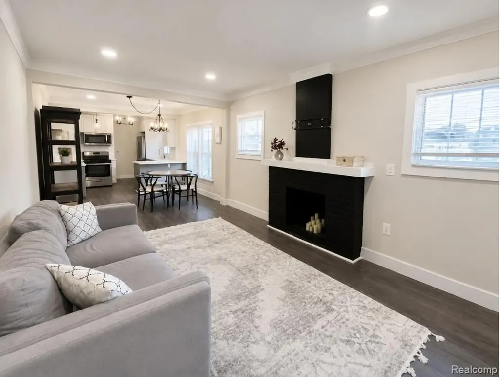 200 Pinecrest Drive Ferndale City MI 48220