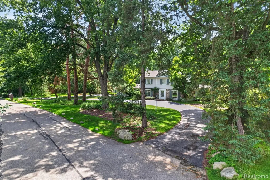 321 Barden Road Bloomfield Hills City MI 48304