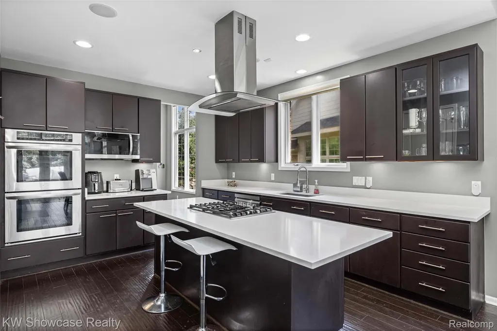 5608 Pembrooke Crossing West Bloomfield Charter Township MI 48322