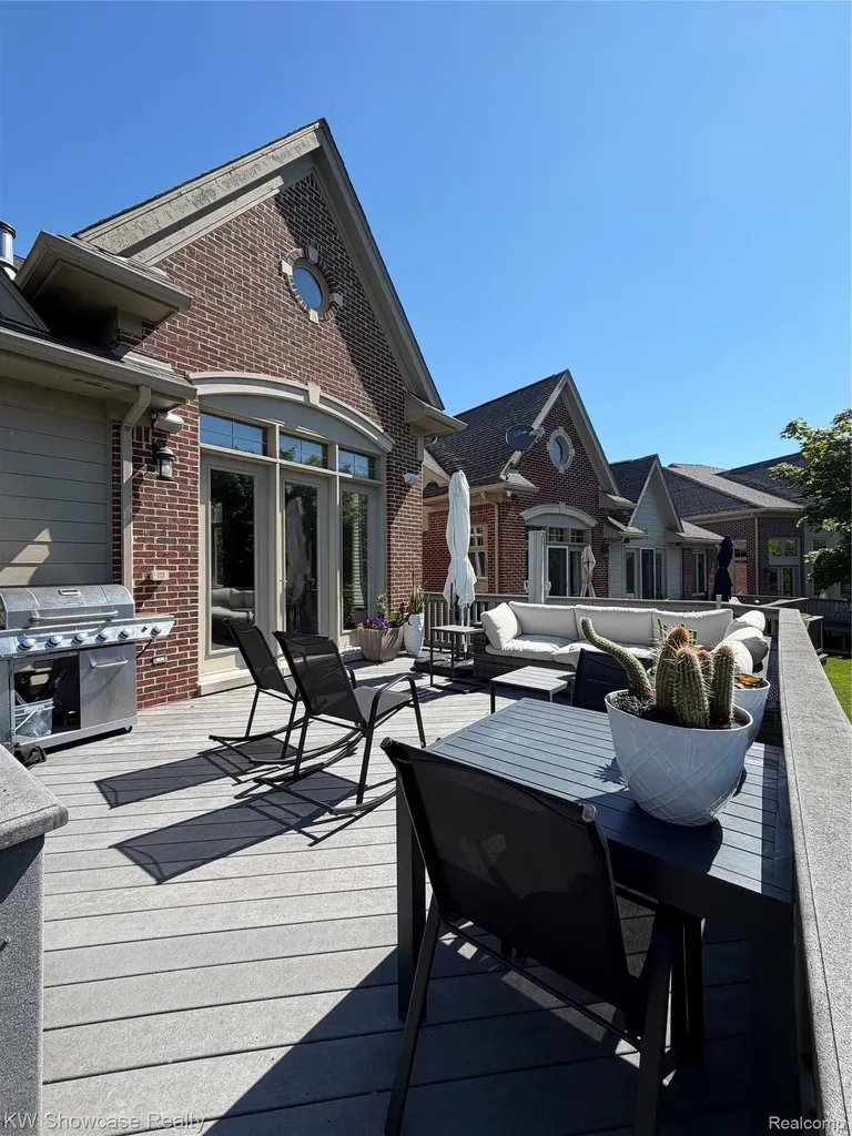 5608 Pembrooke Crossing West Bloomfield Charter Township MI 48322