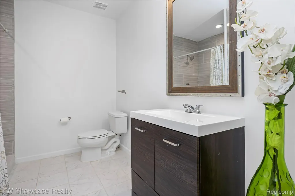 5608 Pembrooke Crossing West Bloomfield Charter Township MI 48322