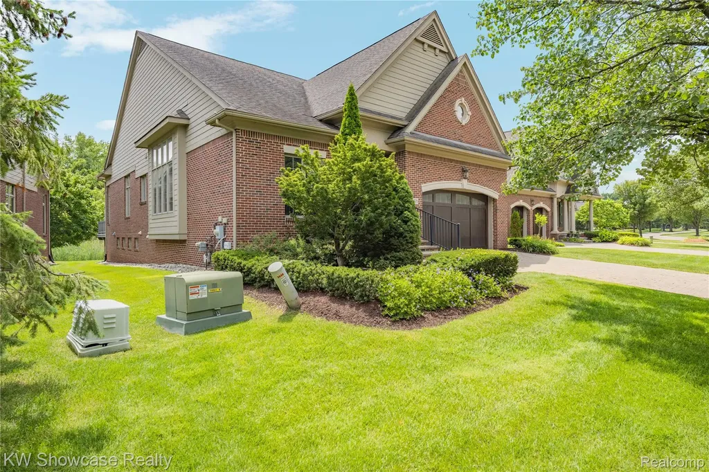 5608 Pembrooke Crossing West Bloomfield Charter Township MI 48322