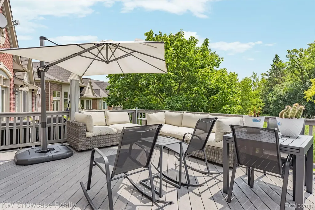 5608 Pembrooke Crossing West Bloomfield Charter Township MI 48322