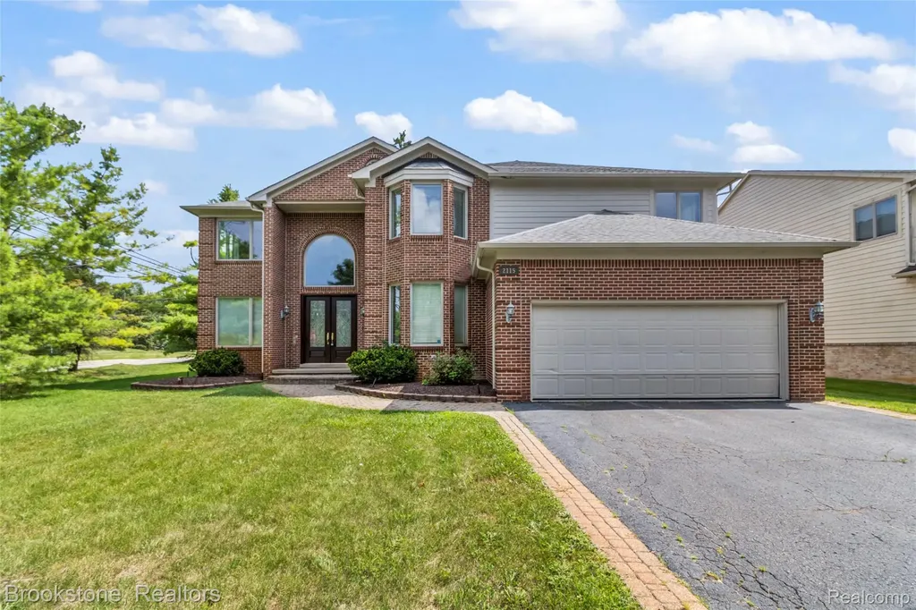 2115 Aldwin Drive West Bloomfield Charter Township MI 48324