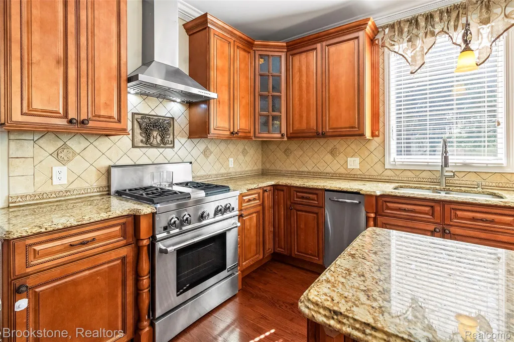 2115 Aldwin Drive West Bloomfield Charter Township MI 48324